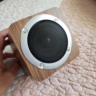 SEVIZ MINI10W 레트로 블루투스 스피커 — 5점을 준 리뷰어가 2020년 10월 올린 사용 사진