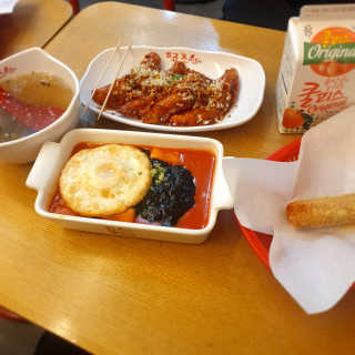 죠스떡볶이 [죠스푸드] 짜빠떡볶이+떡또그+범벅만두 신메뉴 3종 — 4점을 준 리뷰어가 2020년 4월 올린 사용 사진