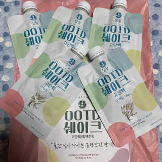 [꾸콤] 참참 OOTD쉐이크 고단백 일주일세트 50g x 5 — 5점을 준 리뷰어가 2020년 10월 올린 사용 사진