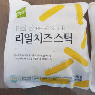 가치식탁 리얼치즈스틱, 리얼크림치즈볼 — 5점을 준 리뷰어가 2020년 9월 올린 사용 사진
