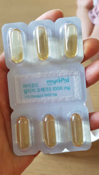 JW중외제약 마이코드 알티지 오메가3 1000 mg — 5점을 준 리뷰어가 2020년 7월 올린 사용 사진