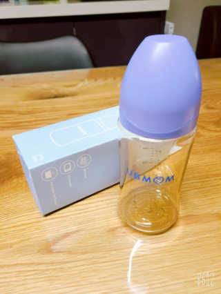 유비맘 PPSU 젖병 노꼭지_260ml_컬러 랜덤 발송 — 5점을 준 리뷰어가 2020년 10월 올린 사용 사진