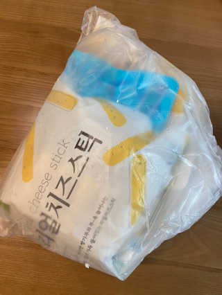 가치식탁 리얼치즈스틱, 리얼크림치즈볼 — 5점을 준 리뷰어가 2020년 8월 올린 사용 사진