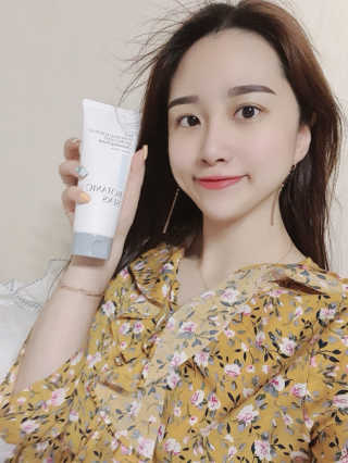 보타닉센스 Ph.D 하이드레이팅 포뮬라 마이크로 벨벳 클렌징 폼 — 5점을 준 리뷰어가 2020년 8월 올린 사용 사진