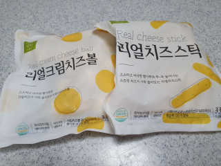 가치식탁 리얼치즈스틱, 리얼크림치즈볼 — 5점을 준 리뷰어가 2020년 8월 올린 사용 사진