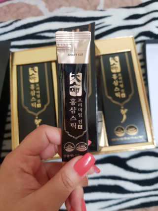 헬스업_천명진프리미엄홍삼스틱_10ml x 30포 — 5점을 준 리뷰어가 2020년 10월 올린 사용 사진