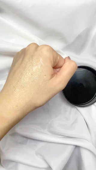 KUNDAL 쿤달 마카다미아 앤 슈가 바디스크럽 — 5점을 준 리뷰어가 2020년 9월 올린 사용 사진