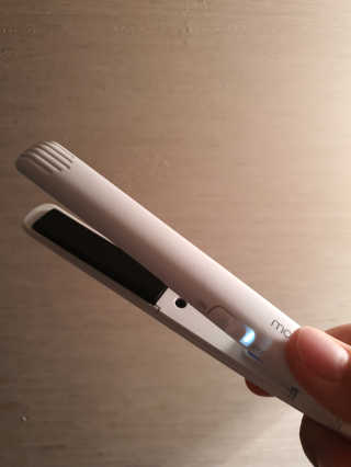 모즈헤어 휴대용 미니 고데기 — 4점을 준 리뷰어가 2020년 11월 올린 사용 사진