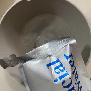 [설랩] 클렌징워터 세안수 500ml x 6팩 — 4.5점을 준 리뷰어가 2020년 8월 올린 사용 사진