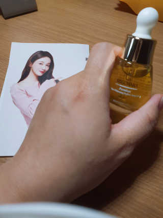 미구하라 프리미엄 울트라 화이트닝 퍼펙트 앰플 오리진  20ml — 5점을 준 리뷰어가 2020년 4월 올린 사용 사진