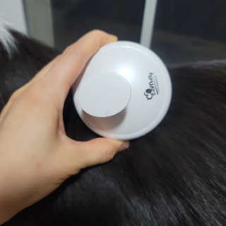 자극 없이 털/각질 관리가 가능한 코코몰리 실리콘 목욕 브러쉬 — 5점을 준 리뷰어가 2020년 10월 올린 사용 사진
