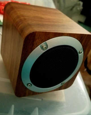 SEVIZ MINI10W 레트로 블루투스 스피커 — 5점을 준 리뷰어가 2020년 9월 올린 사용 사진