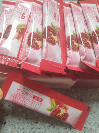 헬스업_쁘띠쁘띠석류콜라겐젤리_20g x 14포 — 5점을 준 리뷰어가 2020년 11월 올린 사용 사진