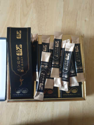 헬스업_천명진프리미엄홍삼스틱_10ml x 30포 — 5점을 준 리뷰어가 2020년 10월 올린 사용 사진
