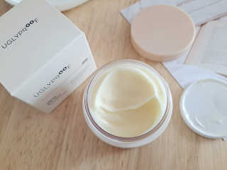 어글리프루프 크림 바이어글리 하이드레이션 샤워 50ml — 5점을 준 리뷰어가 2020년 10월 올린 사용 사진