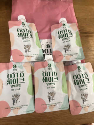 [꾸콤] 참참 OOTD쉐이크 담백한 일주일세트 50g x 5 — 4점을 준 리뷰어가 2020년 10월 올린 사용 사진