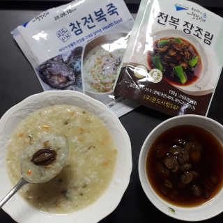 바다는다웰빙이다 완도사랑 전복죽 250g - 2팩 + 전복장조림 2팩 — 4점을 준 리뷰어가 2020년 8월 올린 사용 사진