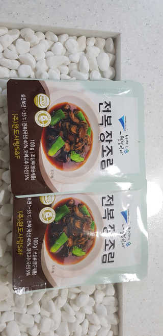 바다는다웰빙이다 완도사랑 전복죽 250g - 2팩 + 전복장조림 2팩 — 4점을 준 리뷰어가 2020년 11월 올린 사용 사진