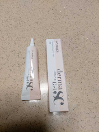 derma SC-Gel 더마에스씨 겔 20g — 5점을 준 리뷰어가 2020년 4월 올린 사용 사진