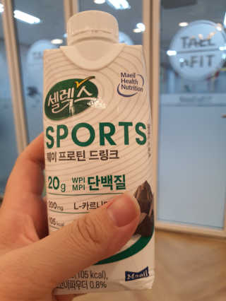 셀렉스스포츠 셀렉스 스포츠 드링크 초콜릿 _ 330ml x 12팩 — 5점을 준 리뷰어가 2020년 11월 올린 사용 사진