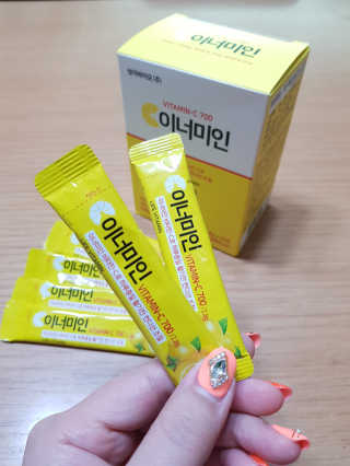 이너미인 VITAMIN-C 700 — 5점을 준 리뷰어가 2020년 8월 올린 사용 사진