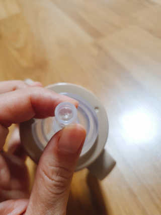 유비맘 샘방지 PPSU 빨대컵_컬러 랜덤 발송 — 5점을 준 리뷰어가 2020년 8월 올린 사용 사진