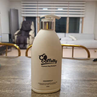 예민한 피부를 위한 코코몰리 All in one 자연유래 샴푸 — 5점을 준 리뷰어가 2020년 9월 올린 사용 사진