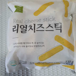 가치식탁 리얼치즈스틱, 리얼크림치즈볼 — 5점을 준 리뷰어가 2020년 8월 올린 사용 사진