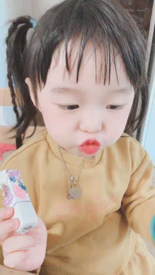 꼬메맘마 네이처 달리아핑크 립컬러 — 5점을 준 리뷰어가 2020년 4월 올린 사용 사진