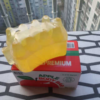 [바디홈즈] 애플 바디바 — 5점을 준 리뷰어가 2020년 12월 올린 사용 사진