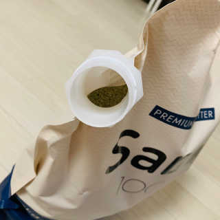 [샌드백] 프리미엄 벤토나이트 고양이모래 — 5점을 준 리뷰어가 2020년 12월 올린 사용 사진