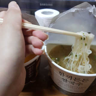 [네이처빌] 우리쌀로 만든 글루텐프리 컵쌀국수 — 5점을 준 리뷰어가 2020년 10월 올린 사용 사진
