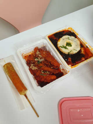 죠스떡볶이 [죠스푸드] 짜빠떡볶이+떡또그+범벅만두 신메뉴 3종 — 1점을 준 리뷰어가 2020년 5월 올린 사용 사진