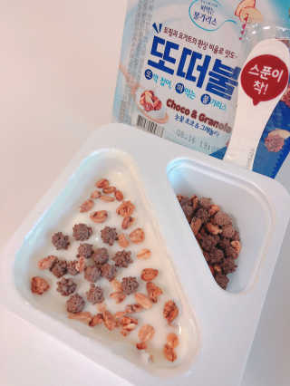 남양유업 또깍 접어 떠먹는 불가리스 2종 — 5점을 준 리뷰어가 2020년 8월 올린 사용 사진
