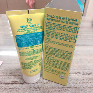 IO 아이오 오늘도 넌 눈부셔 - 데일리 스크럽 클렌징폼 — 5점을 준 리뷰어가 2020년 12월 올린 사용 사진