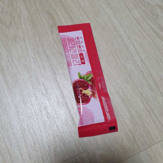 헬스업_쁘띠쁘띠석류콜라겐젤리_20g x 14포 — 5점을 준 리뷰어가 2020년 12월 올린 사용 사진