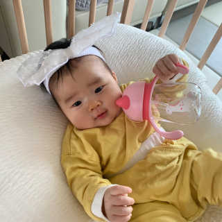 유비맘 트라이탄 코니빨대컵_컬러 랜덤 발송 — 4.5점을 준 리뷰어가 2020년 5월 올린 사용 사진