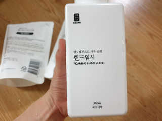 [생활공작소]핸드워시 용기 500ml 1개+리필 400ml 2개 — 5점을 준 리뷰어가 2020년 9월 올린 사용 사진