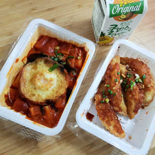 죠스떡볶이 [죠스푸드] 짜빠떡볶이+떡또그+범벅만두 신메뉴 3종 — 4점을 준 리뷰어가 2020년 5월 올린 사용 사진