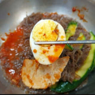 [해주냉면] 신천맛집 매운 비빔냉면 2인분 + 무절임 — 4점을 준 리뷰어가 2020년 5월 올린 사용 사진