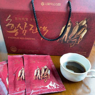서울약사신협_프리미엄 6년근 홍삼진액_70mlx30포 — 5점을 준 리뷰어가 2020년 7월 올린 사용 사진