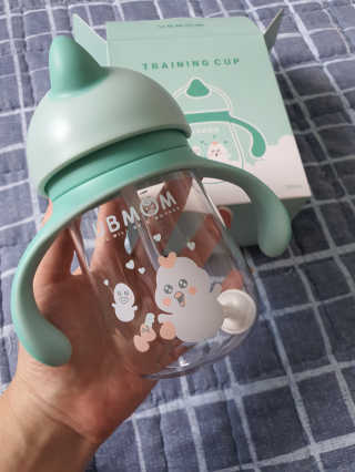 유비맘 트라이탄 코니빨대컵_컬러 랜덤 발송 — 5점을 준 리뷰어가 2020년 9월 올린 사용 사진