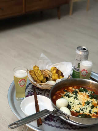 가치식탁 리얼치즈스틱, 리얼크림치즈볼 — 5점을 준 리뷰어가 2020년 8월 올린 사용 사진