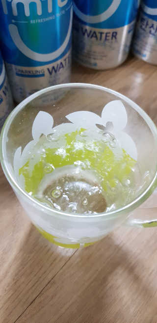 일화 아임톡 탄산수 355ml X 24캔 — 5점을 준 리뷰어가 2020년 4월 올린 사용 사진