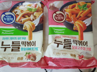 [풀무원] 달콤고추장크림, 양송이버섯크림 누들떡볶이 — 5점을 준 리뷰어가 2020년 5월 올린 사용 사진