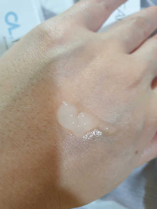 클림 9월 28일, 출시 손 세정의 번거로움을 없앤 핸드크림 — 5점을 준 리뷰어가 2020년 12월 올린 사용 사진