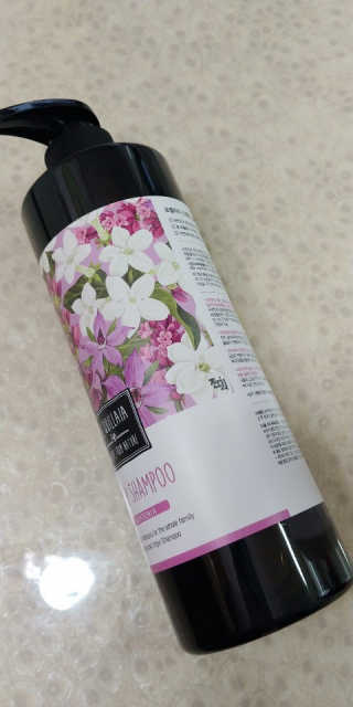 르퀼라야 스칼프 샴푸 810ml [가드니아/포레스트] — 5점을 준 리뷰어가 2020년 7월 올린 사용 사진