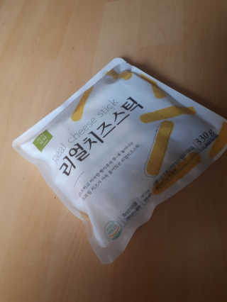 가치식탁 리얼치즈스틱, 리얼크림치즈볼 — 5점을 준 리뷰어가 2020년 8월 올린 사용 사진
