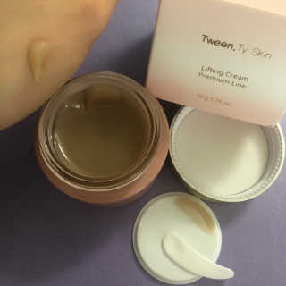 Tween.Ty Skin 트웬티스킨 리프팅 크림 프리미엄 라인 — 5점을 준 리뷰어가 2020년 9월 올린 사용 사진