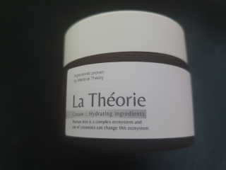 La Theorie Hydrating Ingredients | 하이드레이팅 인그레이디언츠 — 5점을 준 리뷰어가 2020년 5월 올린 사용 사진